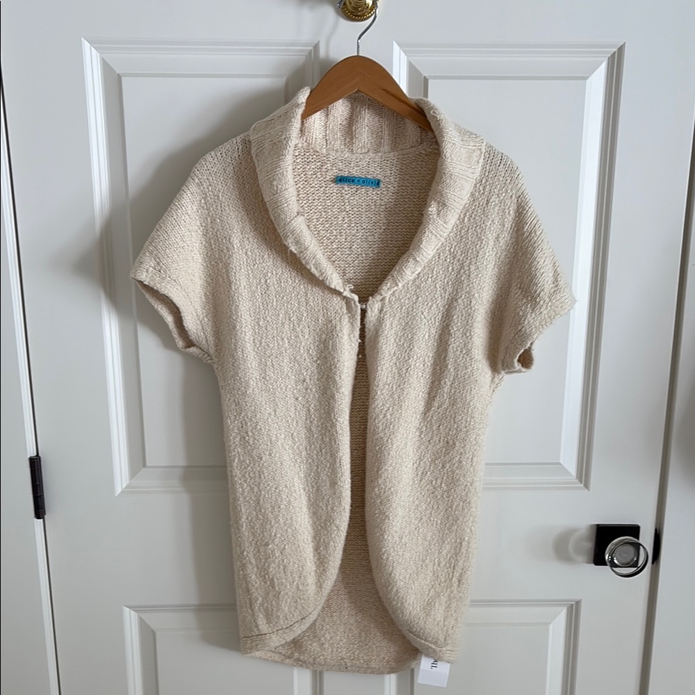 Alice + Olivia Cream Relaxed Short Sleeve Sweatshirt